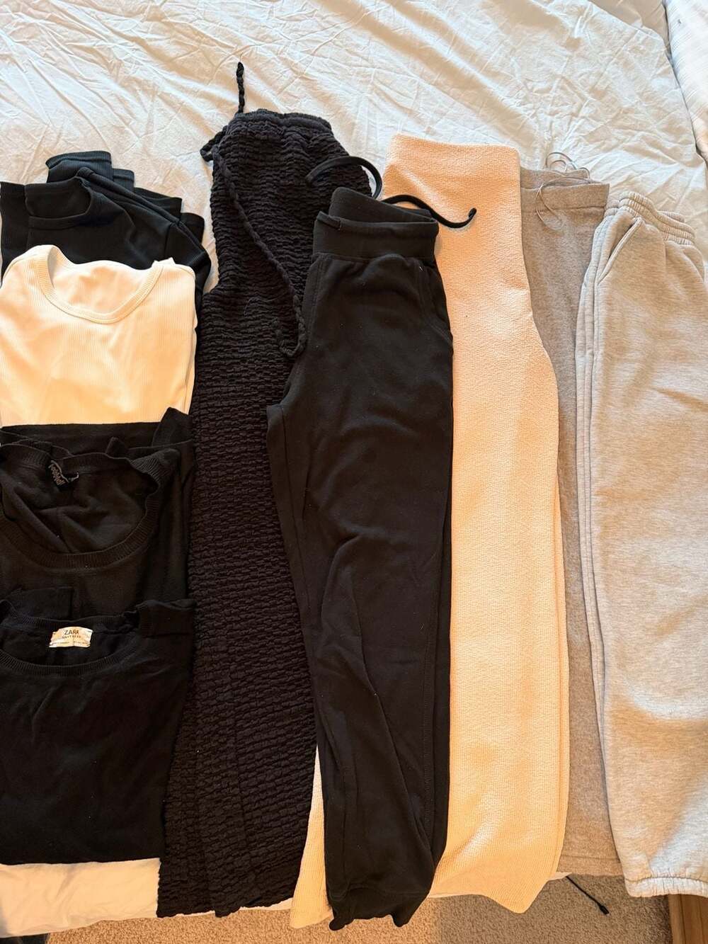 Women’s Basic Loungewear Sweatpants & Long Sleeve Tops Bundle S-M